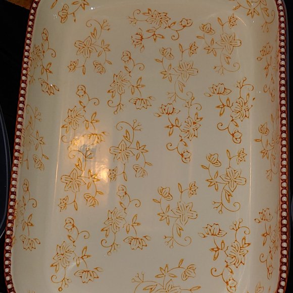 Temp-tations by Tara - Deep Dish Platter with Cover - Picture 3 of 7